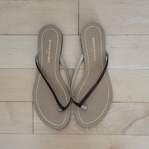 Banana Republic Factoery Women's Thong Sandals, Size 8